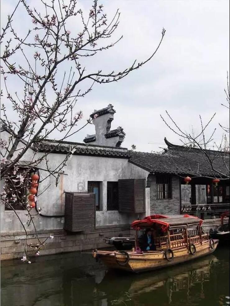 :之前牵过女生的手搂过她的肩有次唱歌我拽着她的手看着她半天我才松开,,回去后给我评论认识我真好。有知识星球平台,打开知识的大门